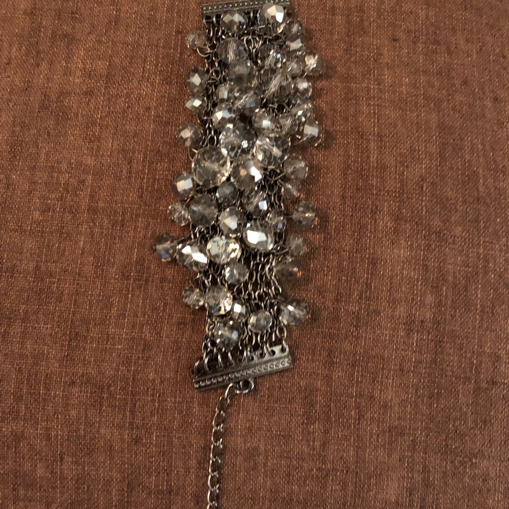 EUC grey/silver bracelet